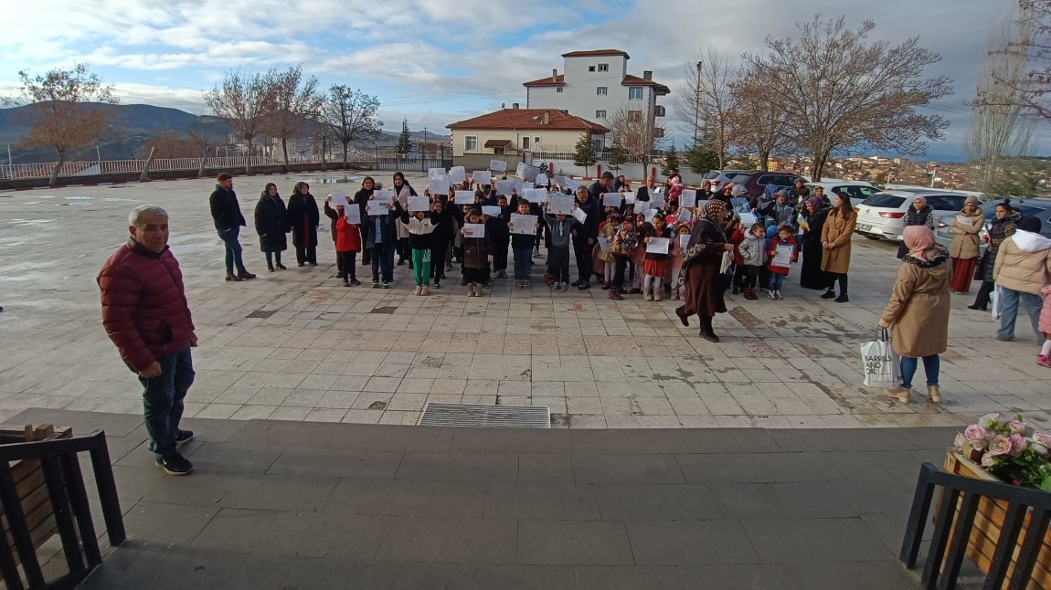 KARNELERİMİZİ BÜYÜK SEVİNÇLE VERDİK.